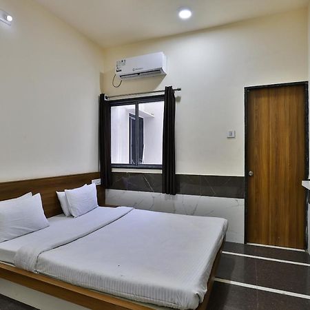 Spot On 37366 Hotel Mahalaxmi Dwārka Esterno foto