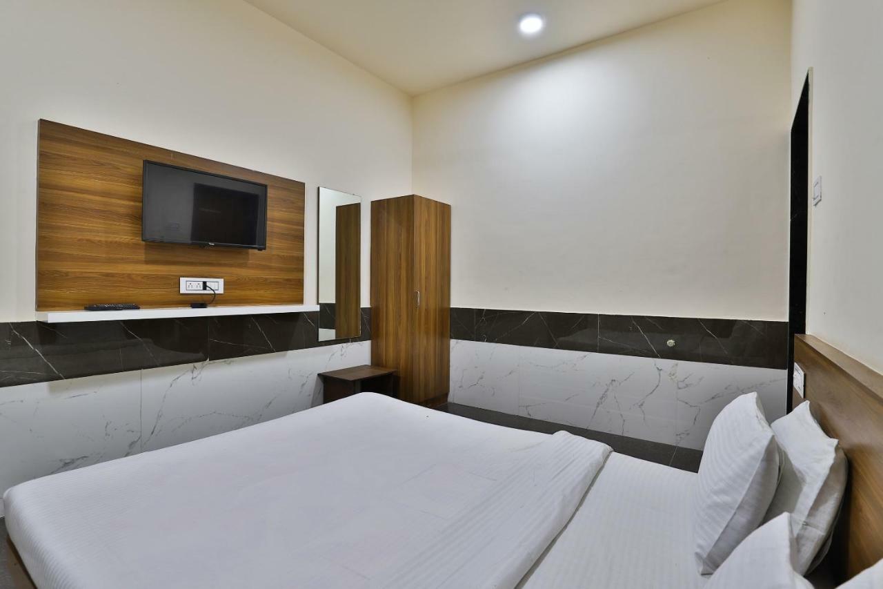 Spot On 37366 Hotel Mahalaxmi Dwārka Esterno foto