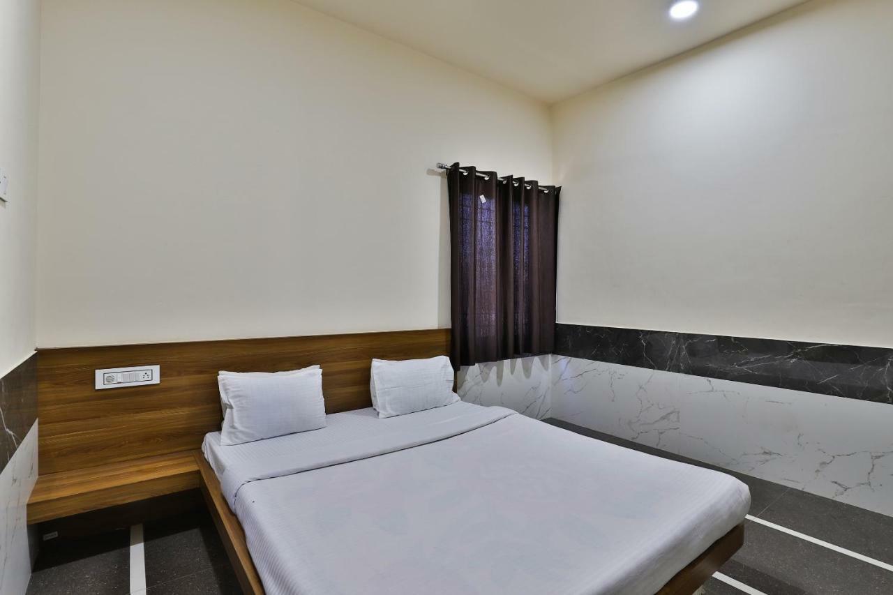 Spot On 37366 Hotel Mahalaxmi Dwārka Esterno foto