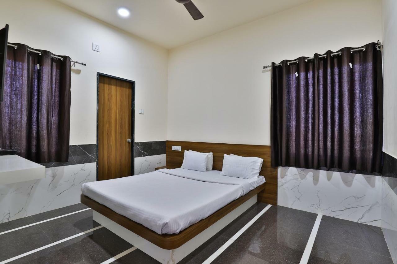 Spot On 37366 Hotel Mahalaxmi Dwārka Esterno foto