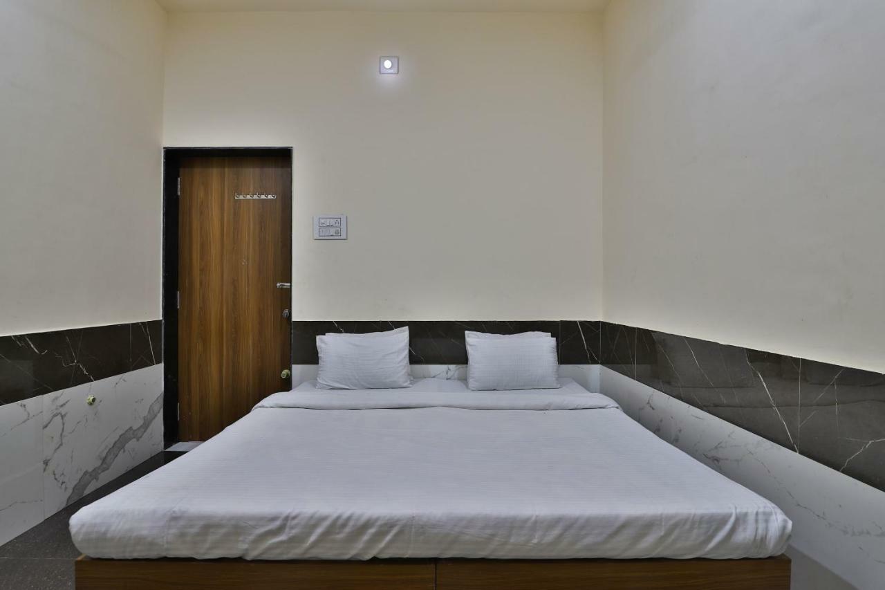 Spot On 37366 Hotel Mahalaxmi Dwārka Esterno foto
